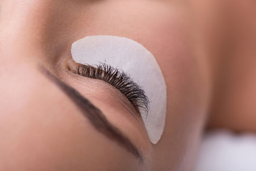 Wimpern- und Brauenfärben